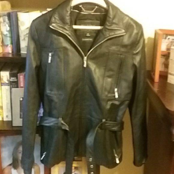 Women's leather jacket - Picture 3 of 3